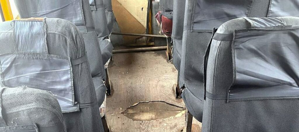 В окупованому Донецьку влаштували перевірку по залатаних з усіх боків автобусах (фото)