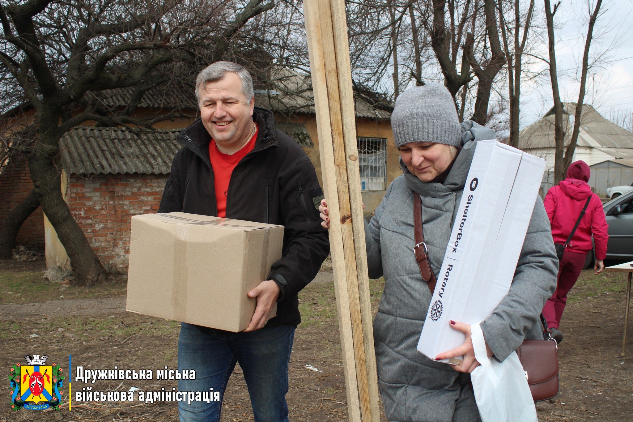 Дружківчани отримали набори для екстреного ремонту та набори гігієни від Благодійної організації ShelterBox (фрто)