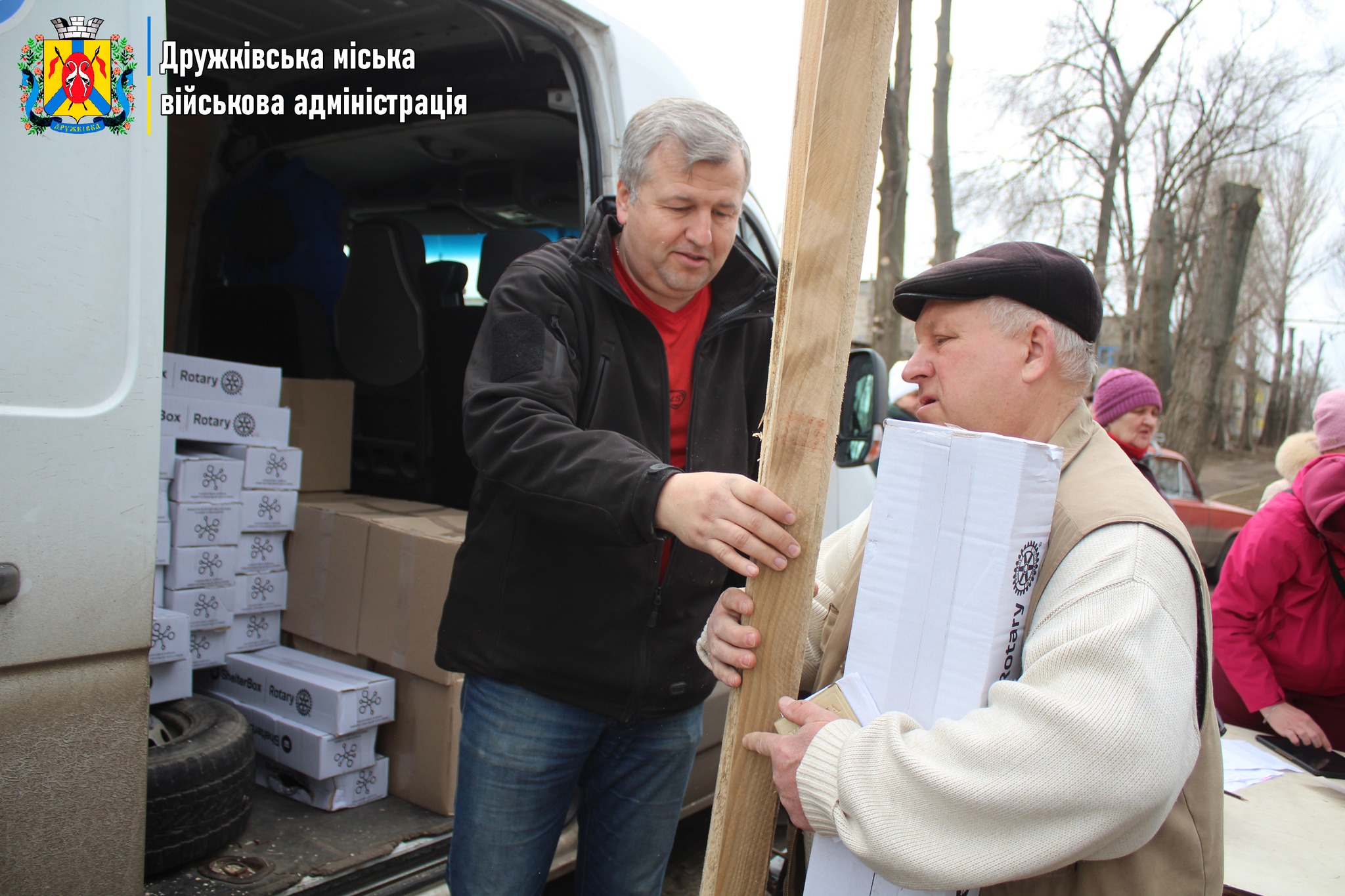 Дружківчани отримали набори для екстреного ремонту та набори гігієни від Благодійної організації ShelterBox (фрто)