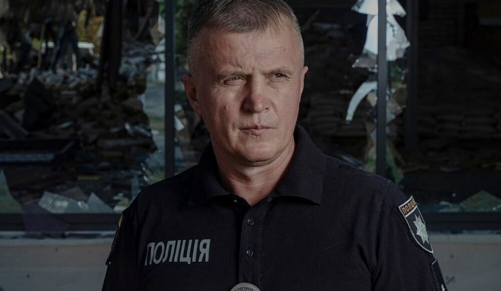 В нацполиции напомнили историю полицейского Владимира Никулина, который помог спасти материал для фильма с Оскаром "20 дней в Мариуполе"