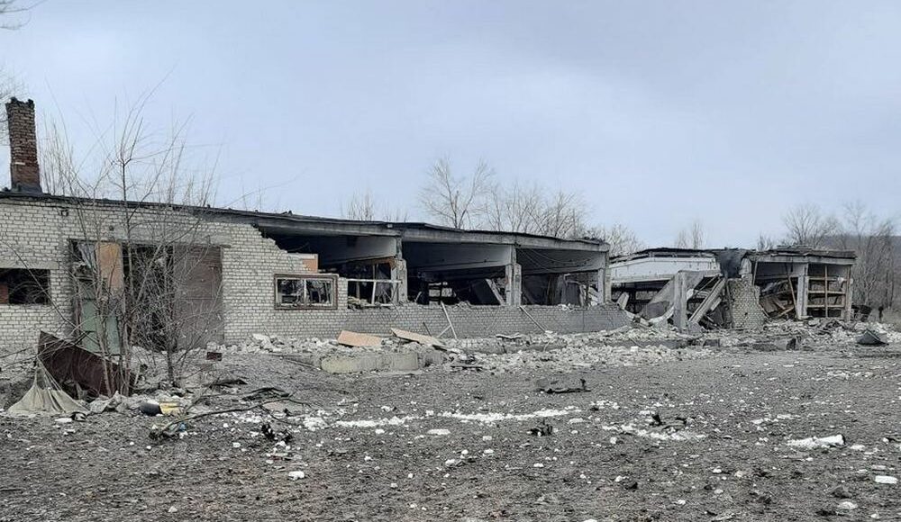 Окупанти зруйнували зоопритулок Мирнограді на Донеччині, є загиблі й поранені тварини (фото)