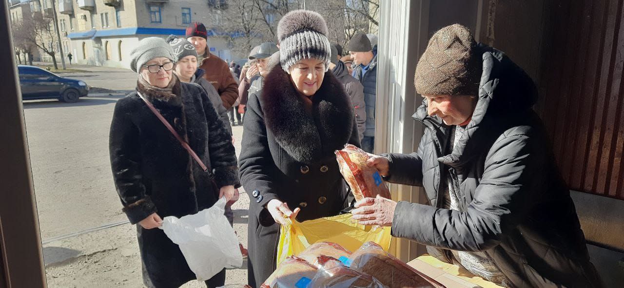 ООН привезла у Селидове 4000 свіжих буханців хліба