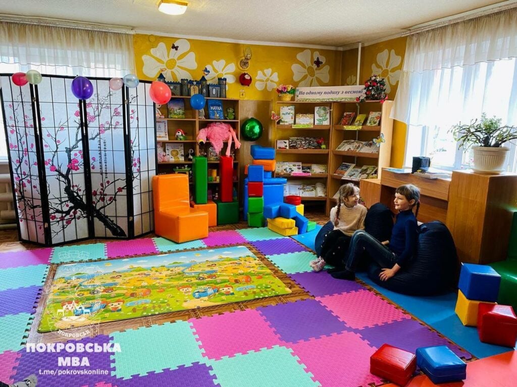 У Покровську відкрили сучасний бібліохаб для дітей (фото)