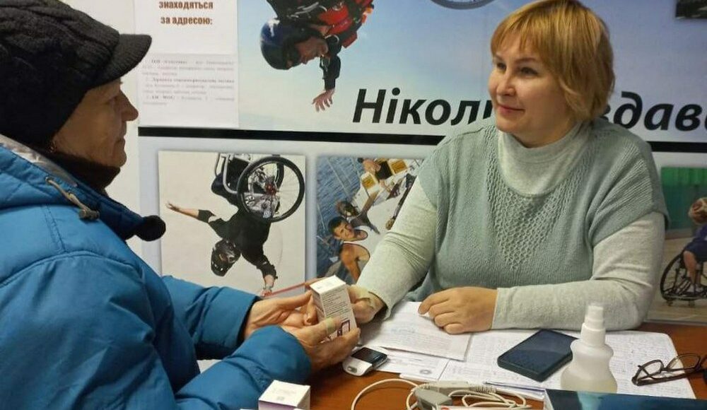 Переселенцев с Луганщины во Львове принимает врач