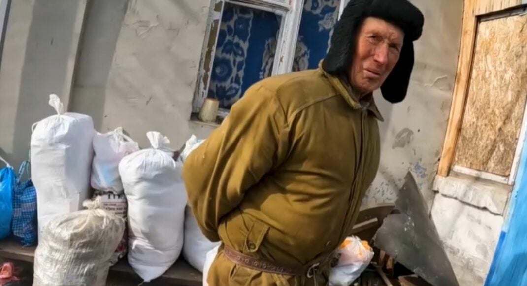 "Білі янголи" евакуювали під ворожим обстрілом 5 людей з Очеретянської громади (відео)
