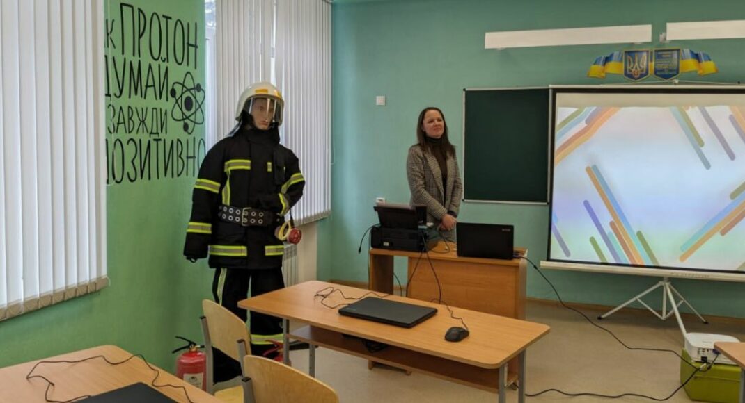 В Олександрівській громаді на Донеччині реалізують освітні проєкти, щоб сформувати у дітей знання про безпечне середовище (фото)