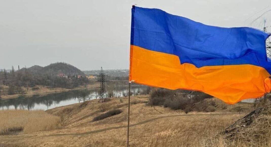 Над окупованою Макіївкою знову майоріє Прапор України (фото, відео)