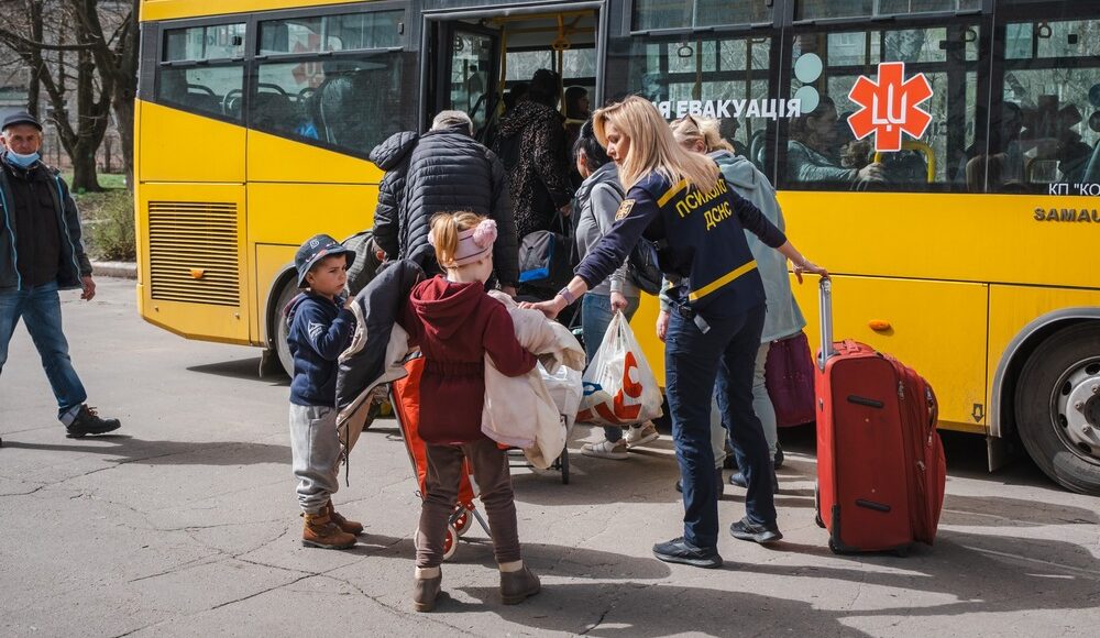 Из Донецкой области эвакуировали еще 18 детей