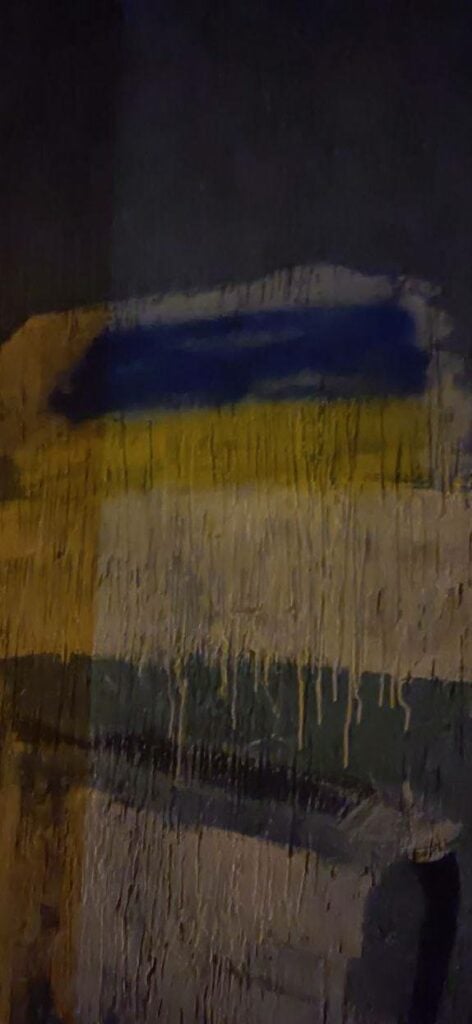 Вночі у Донецьку зʼявились прапори України (фото)