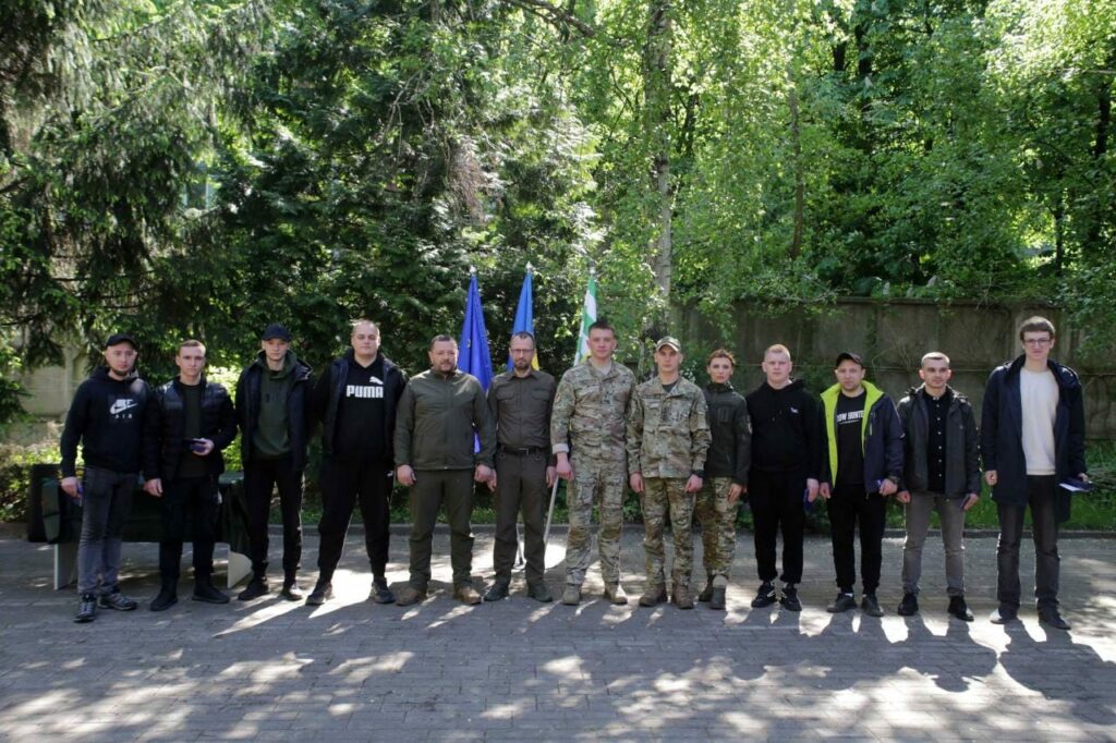 Знаком Пошани "Захиснику Луганщини" відзначили вісьмох військових (фото)