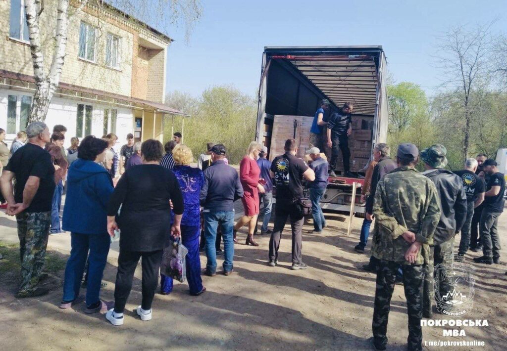 Благодійники організації GEM привезли гуманітарний вантаж до старостинських округів Покровської громади (фото)