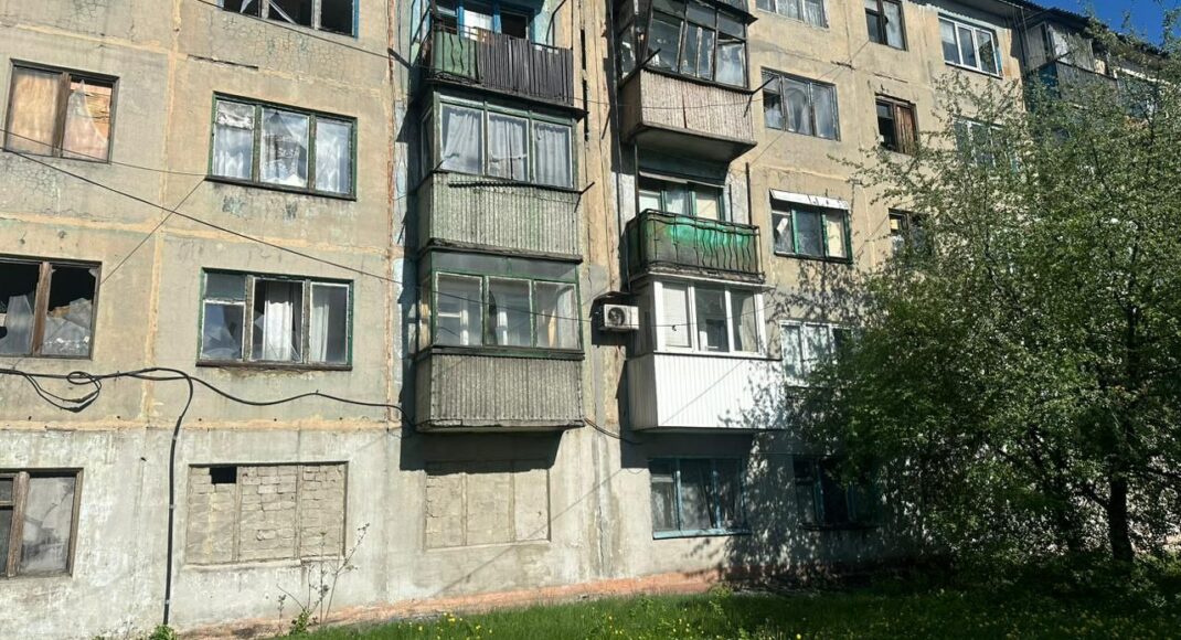 Українськ на Донеччині знову зазнав ракетного обстрілу, поранено чоловіка