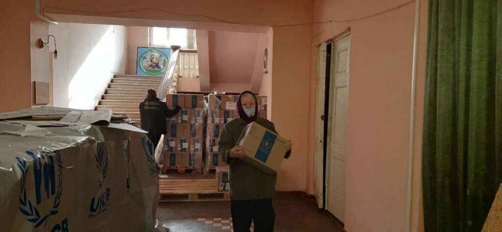 У Селидовому 600 ВПО, евакуйованих з гарячих точок, отримали допомогу (фото)