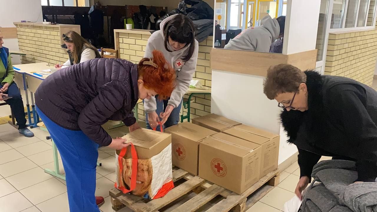 У Селидовому 600 ВПО, евакуйованих з гарячих точок, отримали допомогу (фото)