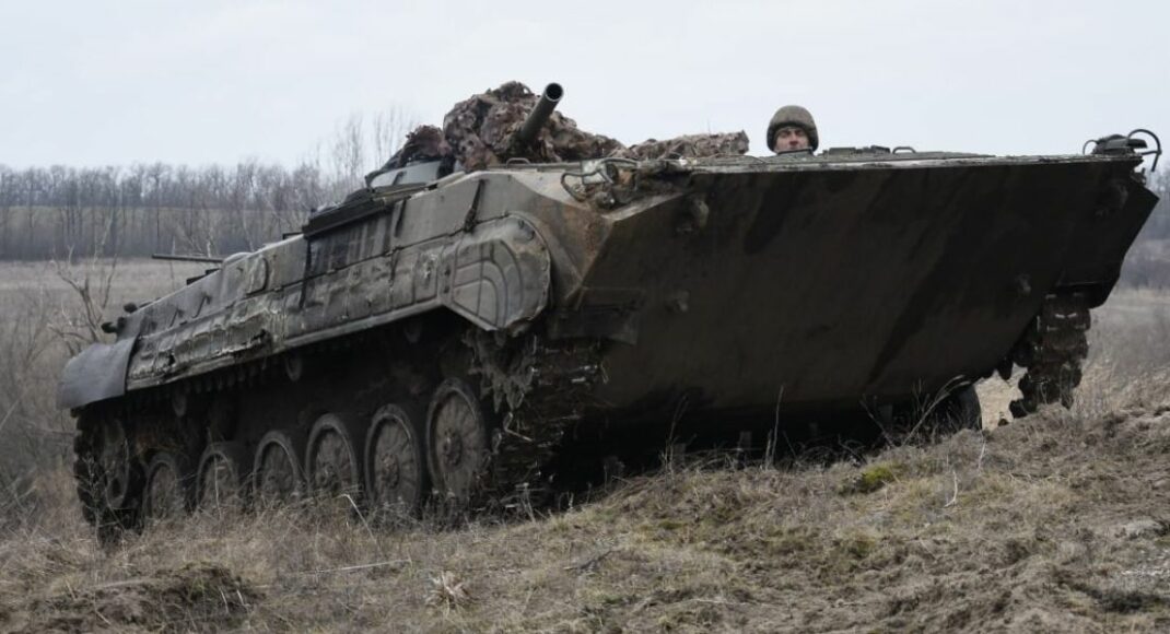 21 атаку російських загарбників відбили українські захисники на Бахмутському та Авдіївському напрямках