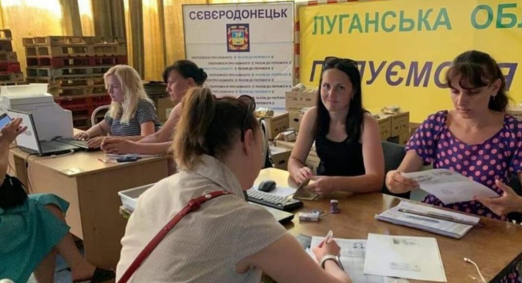 Майже 450 продуктових наборів отримали переселенці з Луганщини у Дніпрі минулого тижня