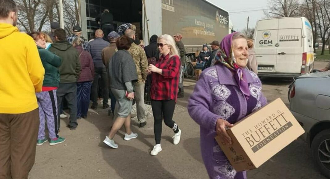 Понад 400 тонн благодійної допомоги розподілили на Донеччині (фото)