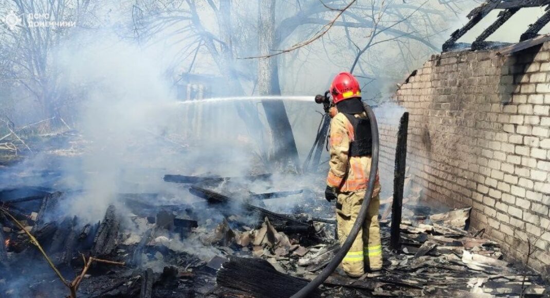 На Донеччині за добу ліквідували 19 пожеж, три з яких виникли внаслідок ворожих обстрілів (фото)
