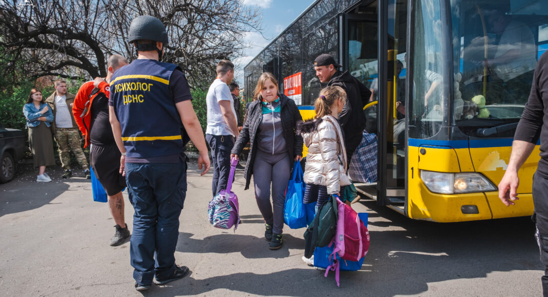 Из Донецкой области эвакуировали еще 13 детей