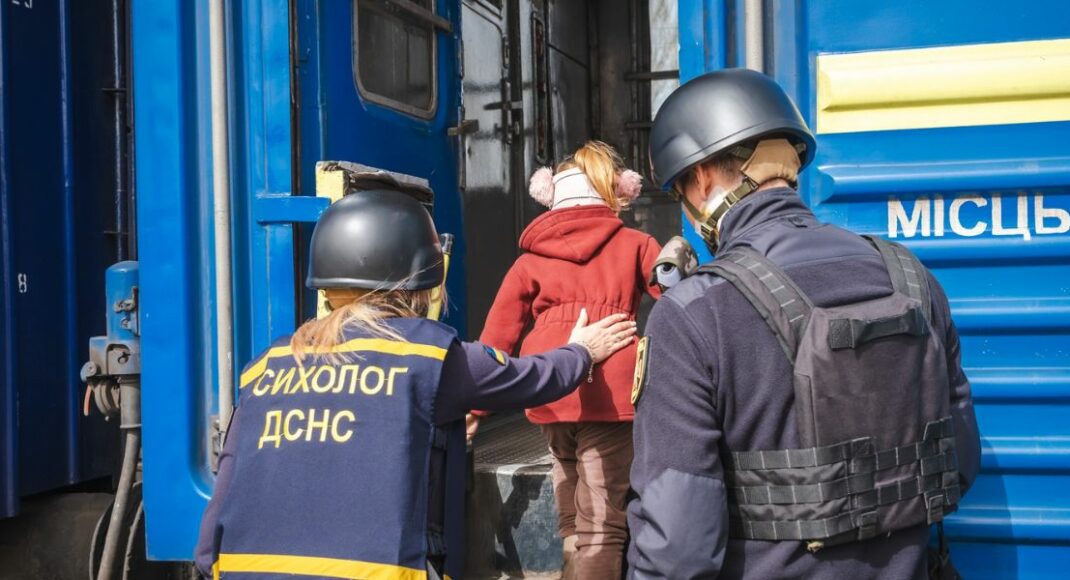 Из четырех сел Кураховской громады эвакуировали 28 детей