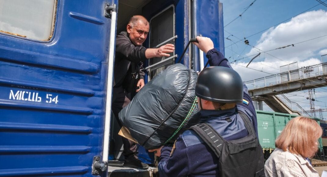 В течение суток на Донетчине с линии фронта эвакуировали 129 человек, в том числе 31 ребенка