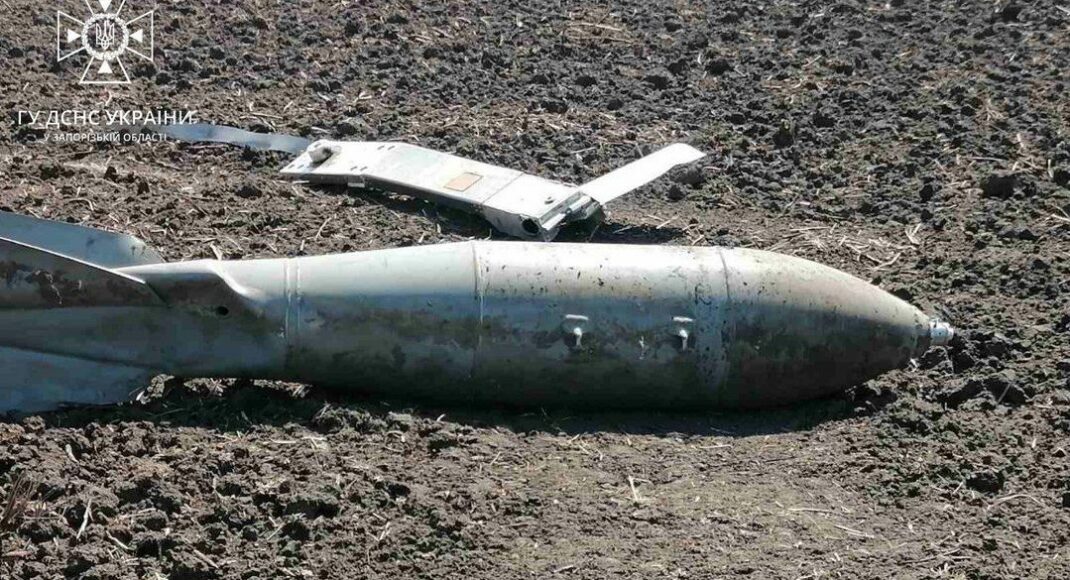 На Донеччині рятувальники знешкодили російську бомбу КАБ-500, що не розірвалася (відео)