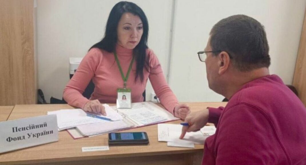 На прошлой неделе пенсионщики консультировали ВПЛ Донетчины в четырех регионах Украины