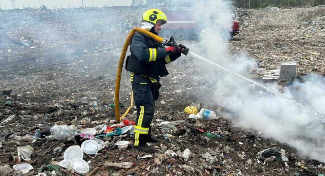 У Краматорському районі на пожежі загинув невідомий чоловік (фото)