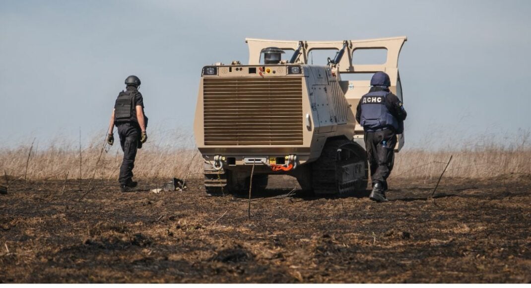 Минулої доби на Донеччині знешкодили майже 100 вибухонебезпечних предметів (фото)