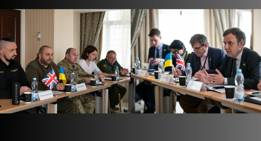 Міністр оборони Умєров підписав україно-британську домовленість у сфері оборонних матеріалів