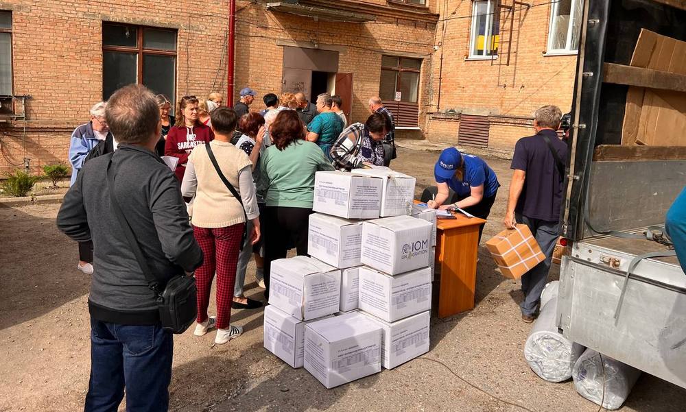 Мешканцям Соледарської громади видали допомогу від IOM Ukraine (фото)