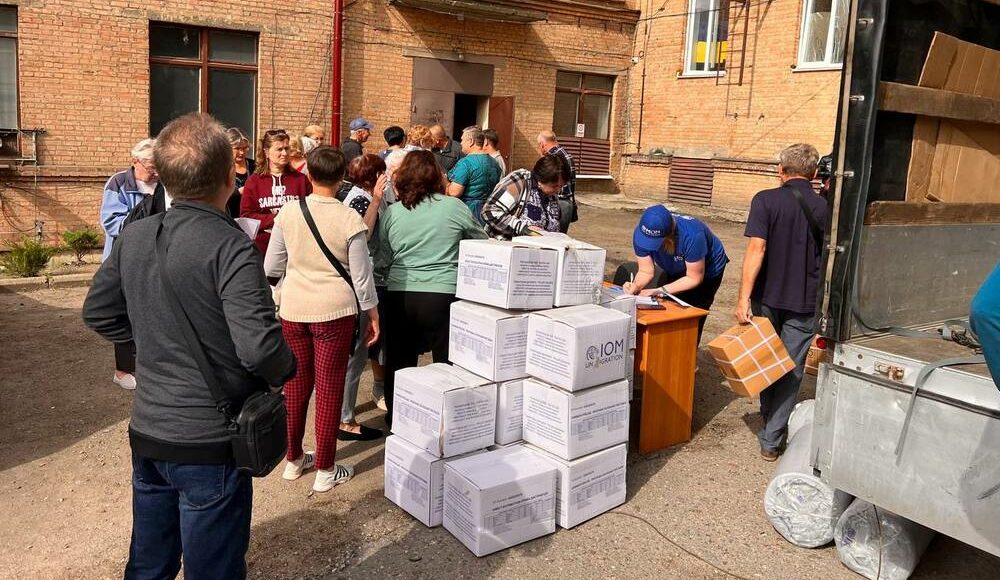 Мешканцям Соледарської громади видали допомогу від IOM Ukraine (фото)