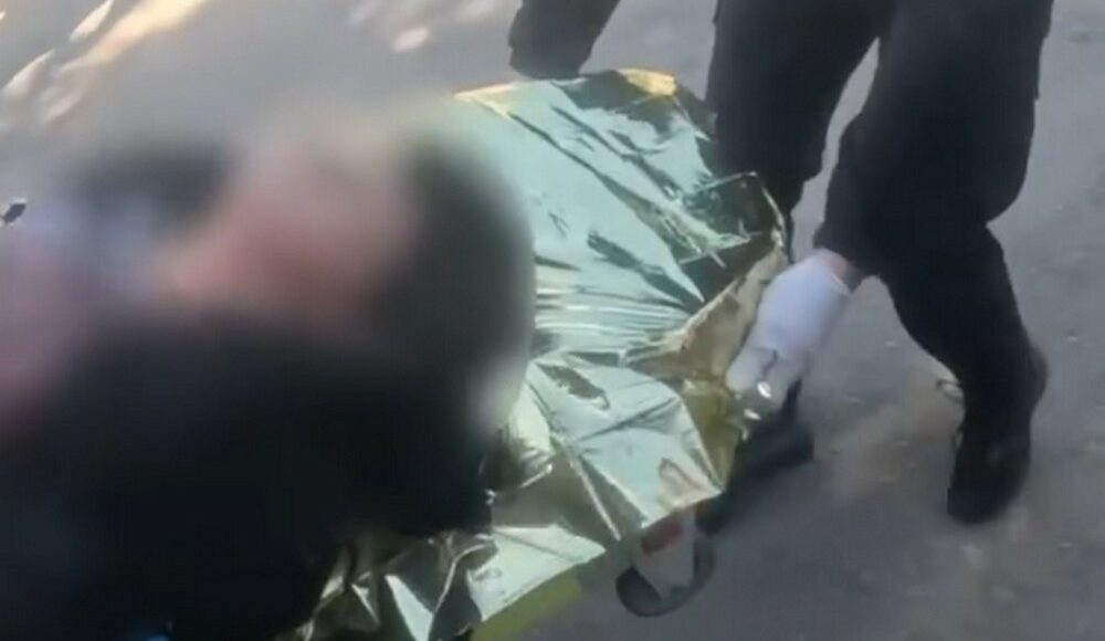 У Михайлівці на Донеччині рятувальники допомогли транспортувати до лікарні 3 поранених осіб (відео)