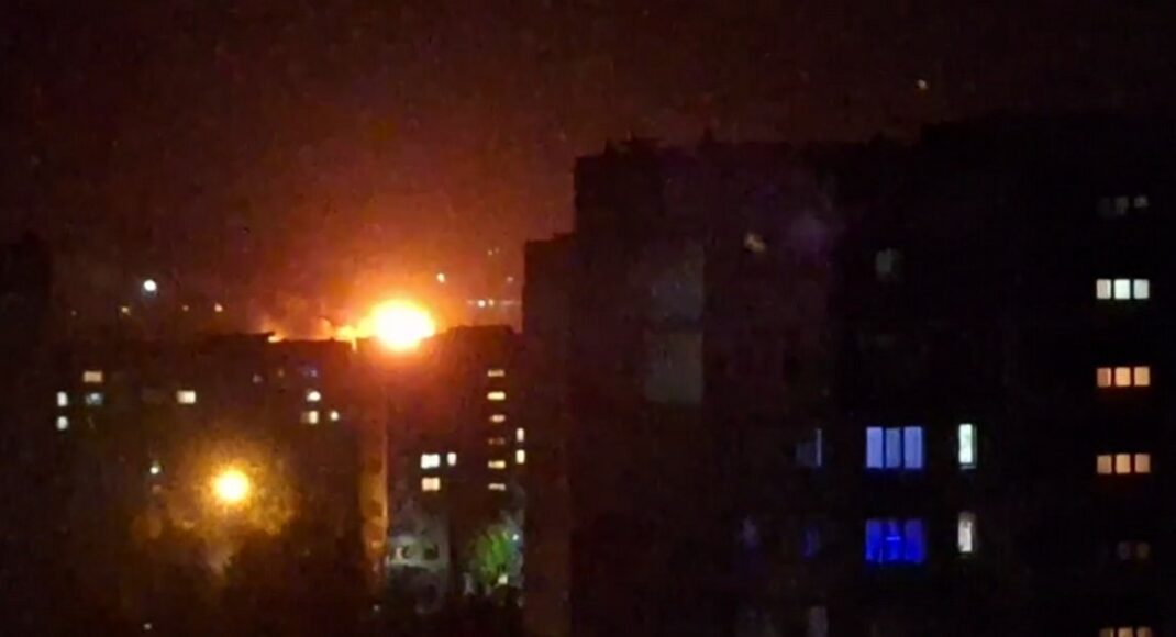 У оккупантов возник дефицит горючего после пожара на нефтебазе в Луганске