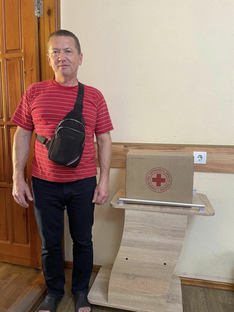 У Лимані червоний хрест розпочав видачу натуральної гуманітарної допомоги (фото)