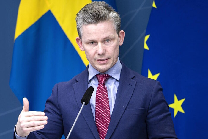 Швеція дозволила Україні наданою зброю знищувати цілі на території рф