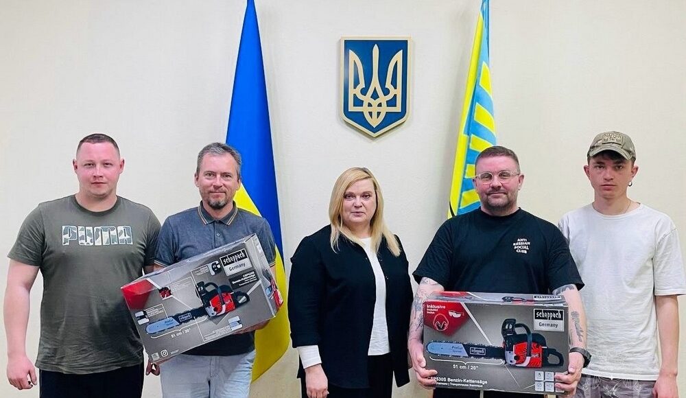 Координационный штаб волонтеров из Киева привез помощь в Покровск