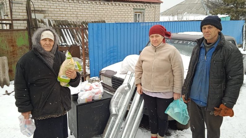 Жителі звільненої Макіївки на Луганщині отримали гуманітарну допомогу