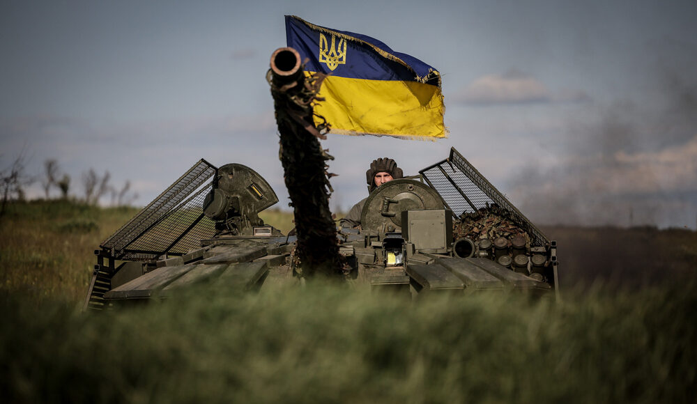 В течение нескольких месяцев российская армия дорогой и кровавой ценой достигла лишь ограниченных "успехов" на поле боя против украинских войск, — Bloomberg