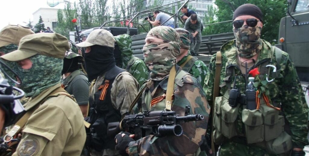 Бойовики російських гібридних сил у Донецьку, 25 травня 2014 року. Фото російських змі