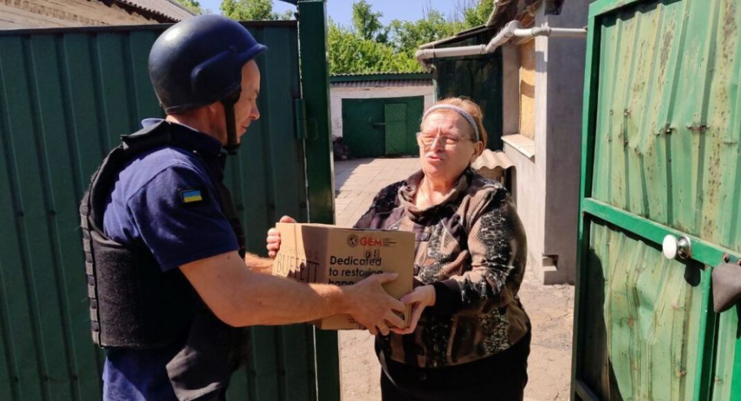 Жителі трьох прифронтових населених пунктів Донеччини отримали понад 15 тонн гуманітарної допомоги (фото)