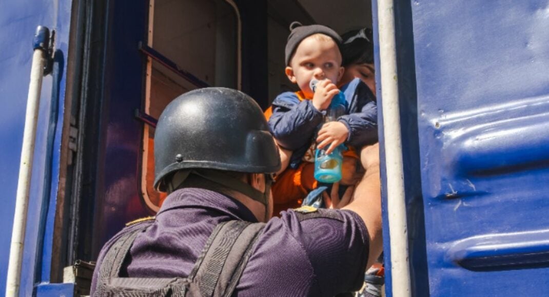 З Донеччини евакуювали ще 20 дітей