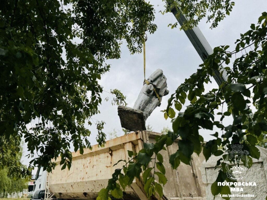 памʼятник максиму горькому