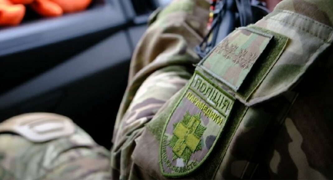 Врятували з-під завалів 6-місячне немовля: на Донеччині працюють 10 груп поліційних парамедиків (відео)