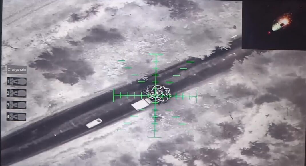 Прикордонники на Бахмутському напрямку знищили техніку з боєкомплектом та укриття росіян (відео)
