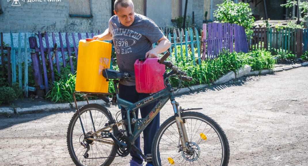 Міжнародна підтримка поруч: як благодійні організації допомагають на Донеччині з забезпеченням водою населення