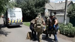 От вражеского теракта в Покровске пострадали 3 детей и полицейских (видео)