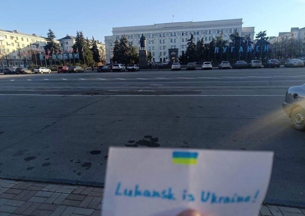 Флешмоб "Жовтої Стрічки" "Це — Україна" діє на окупованій Луганщині (фото)