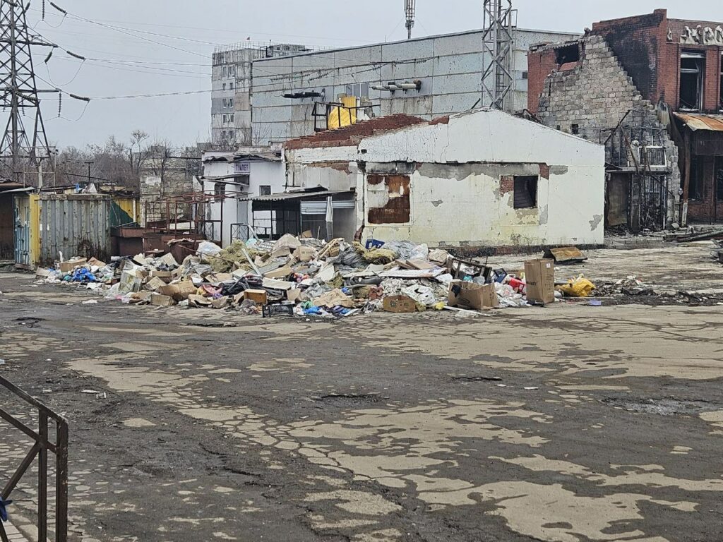 У Маріуполі зростає кількість стихійних сміттєзвалищ (фото)