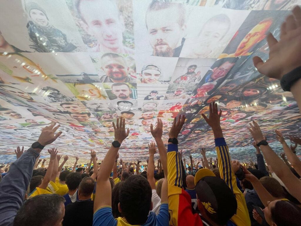 На Євро-2024 розгорнули банер із портретом захисника Маріуполя